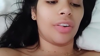 Sheila Ortegas Erregung Führt Zu Nässe In Ihrem Intimbereich