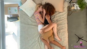 Хлоя Черри И Дженна Фокс Снимаются В Потрясающем Лесбийском Видео!