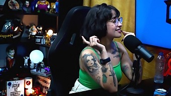 Phản Ứng Nóng Bỏng Của Martina Oliveira Đối Với Dương Vật Khổng Lồ Của Ruan Trong Podcast Pápum No Barraco!