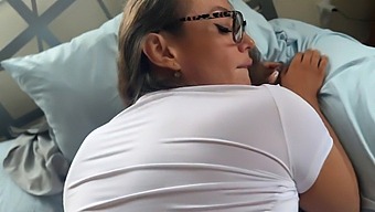 Milf Mandy Waters Lär Sig Konsten Att Muntligt Nöje Av Scott Stark