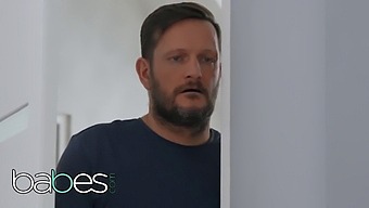 Tonåringens Stygga Fantasi Går I Uppfyllelse Med Styvpappans Kuk-Sugande I Hd-Video