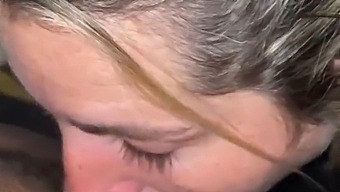 Blond Flickvän Uppfyller Sin Önskan Om Svart Kuk Och Tillfredsställer Sin Mamma